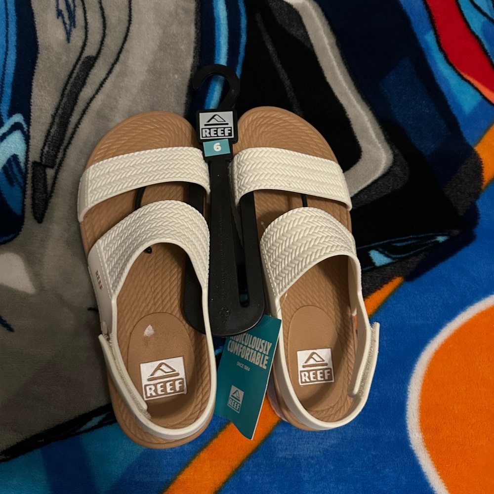 Reef Kids Sandals - White and Tan